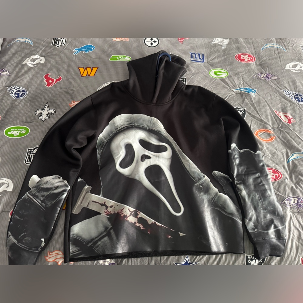 Men’s Custom Black Scream Graphic Hoodie Size XL (WORN ONCE)
